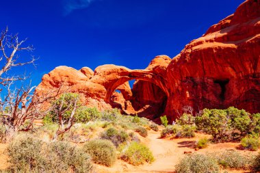 Arches Ulusal Parkı 'nda Çifte Kemer, Utah, ABD
