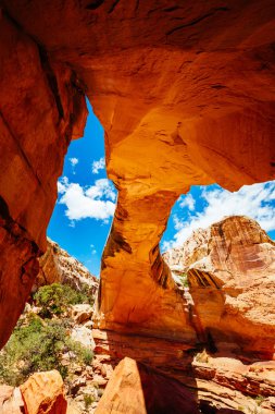 Doğal Arch, Hickman Köprüsü, Capitol resif Milli Parkı, Utah, 