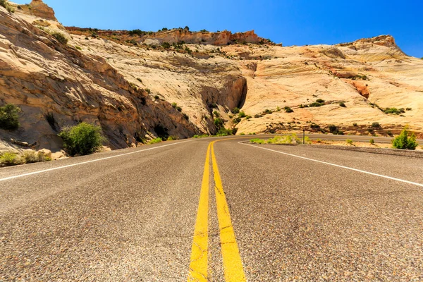 The one Million-Dollar road from Boulder to Escalante, USA. — Stock Photo, Image