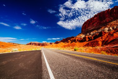 Sermaye resif Milli Parkı, Utah, Amerika ile sürüş