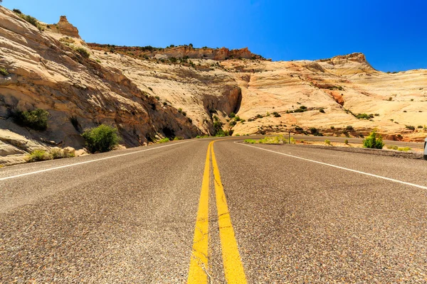 De weg van de een miljoen Dollar van Boulder naar Escalante, Verenigde Staten. — Stockfoto