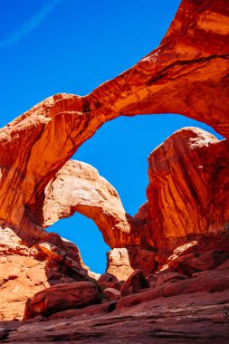 Arches Ulusal Parkı 'nda Çifte Kemer, Utah, ABD