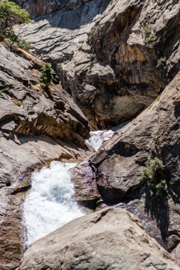 Kükreyen River Falls, Kings Kanyon Np, Cedar Grove, Kaliforniya, U