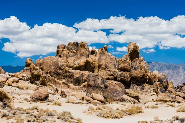 Melancholický Rock v Alabamě Hills, Sierra Nevada — Stock fotografie