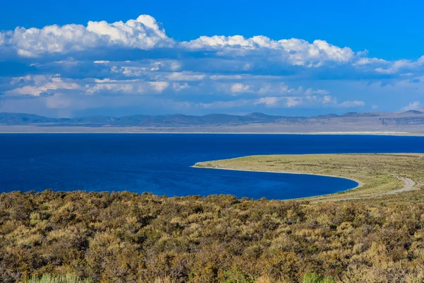 Mono Lake paisagem, Califórnia, EUA . — Fotografia de Stock