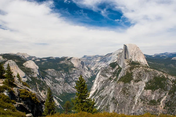 Glaciar Point en el Parque Nacional Yosemite, California, EE.UU. — Foto de Stock