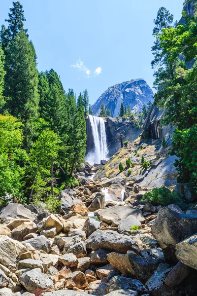 Vernal Falls, Park Narodowy Yosemite, Kalifornia, Stany Zjednoczone Ameryki — Zdjęcie stockowe