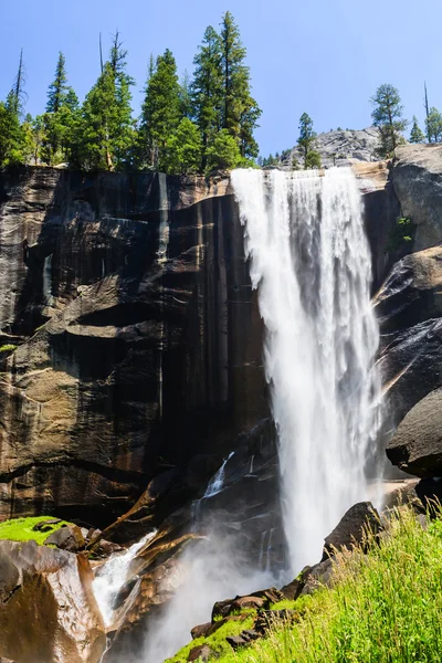 Tavaszi Falls, Yosemite Nemzeti Park, Kalifornia, Usa — Stock Fotó