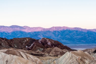 Zabriskie noktası, ölüm Vadisi Milli Parkı, ABD güneş doğarken