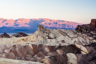 Zabriskie noktası, ölüm Vadisi Milli Parkı, ABD güneş doğarken