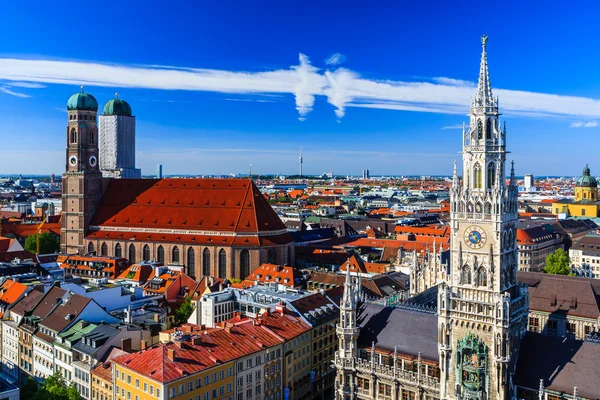 Munich Frauenkirche et nouvel hôtel de ville Munich, Bavière, Allemagne — Photo