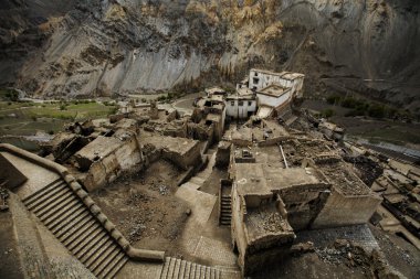 Lamayru Manastırı, Lamayuru Manastırı Ladakh, Hindistan görünümünü. Lamayuru 3,510 metre yükseklikte bir Tibet Budist manastır olduğunu.
