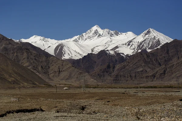 Wunderschöne berge auf leh, leh distrikt, ladakh, himalaya, jammu und kashmir, nordindien — Stockfoto