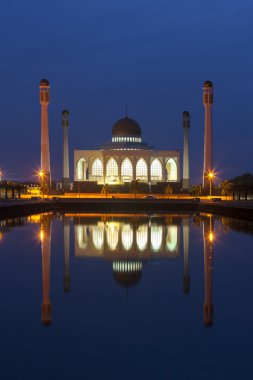 Merkez Camii güzel mavi gökyüzü günbatımı, Hatyai, Songkhla ve Tarih