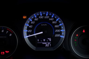 Araba hız kontrol paneli.