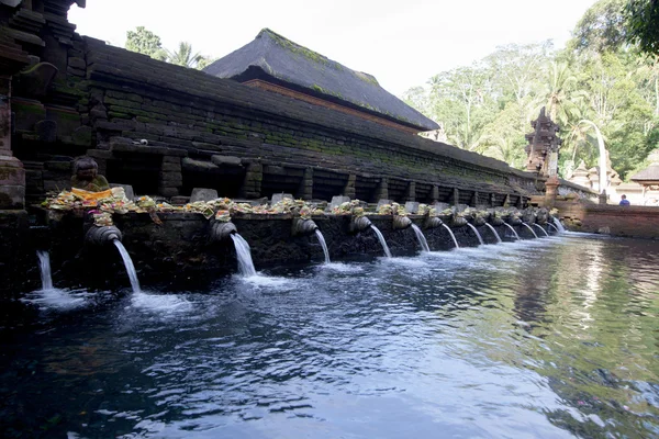 Templo hindú de Tirta Empul de agua de manantial santa, Bali Indonesia —  Fotos de Stock