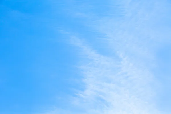 Der Himmel im Hintergrund zur Nachmittagszeit. — Stockfoto