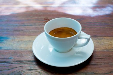 antika ahşap zemin üzerinde kahve.