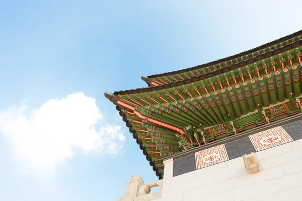 Puerta del Palacio de Gyeongbokgung en día tiempo - Seúl, Corea del sur —  Fotos de Stock