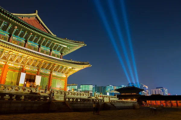 Seoul, Corea del Sud - 14 agosto 2015: Gyeongbokgung Palazzo principale — Foto Stock