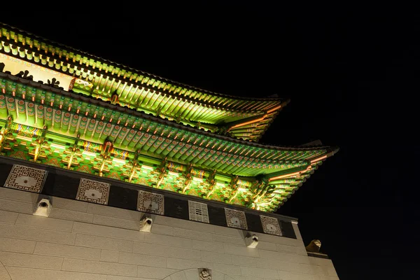 Gyeongbokgung palace gate shot at night - Seoul, Republic of Kor — Stok Foto