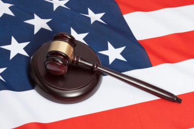 Stüdyo yakın atış bir yargıç Tokmak, Amerika Birleşik Devletleri bayrağı üzerinde