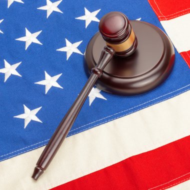 ahşap yargıç tokmak ve bize büyük bayrak - 1-1 oran döşeme Duvarcı