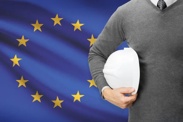 Arkitekt med flaggan i bakgrunden - Europeiska unionen — Stockfoto