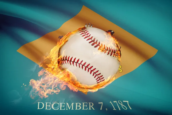 シリーズ バック グラウンド - デラウェア州の旗で野球ボール — ストック写真