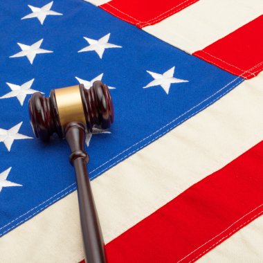 Yargıç tokmak ABD bayrağı - portre çekimi üzerinde