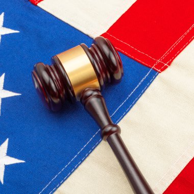 Tokmak ve bize bayrak - atış closeup yargıç