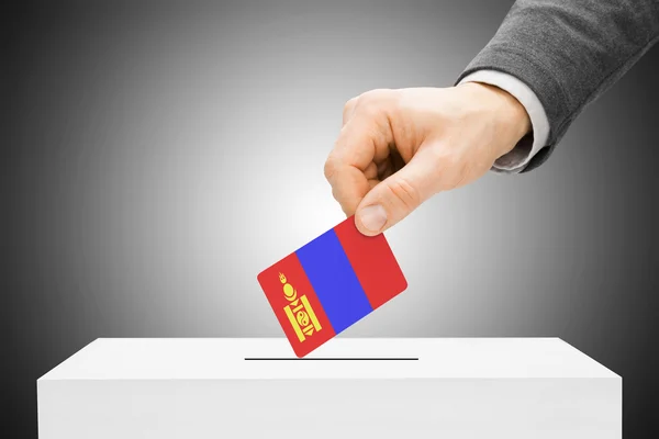 Voto concetto - maschio bandiera inserimento nell'urna - Mongolia — Foto Stock