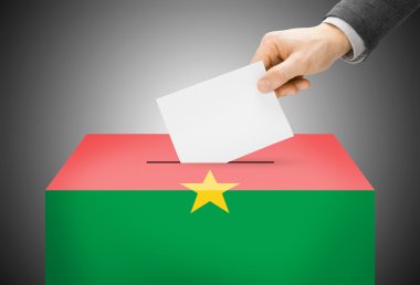 Oylama kavramı - oy sandığı ulusal bayrak renkleri - Burkina Faso boyalı