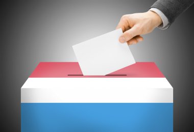 Oylama kavramı - oy sandığı ulusal bayrak renkleri - Lüksemburg boyalı