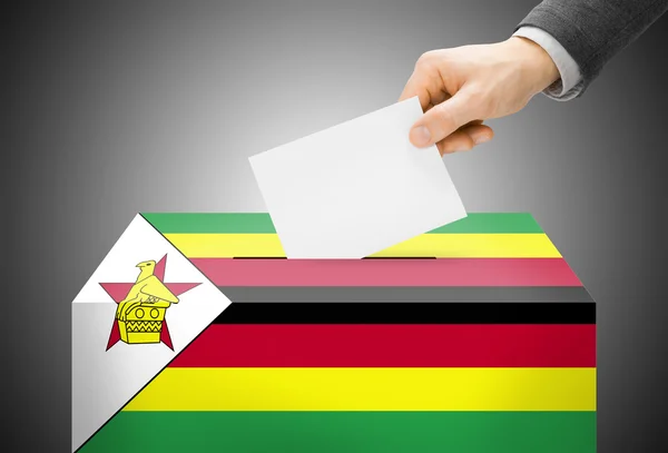 Concepto de votación - urnas pintadas en colores de la bandera nacional - Zimbabwe —  Fotos de Stock