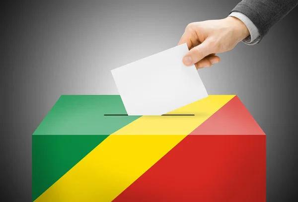 Conceito de votação - urna pintado nas cores da bandeira nacional - República Democrática do Congo — Fotografia de Stock
