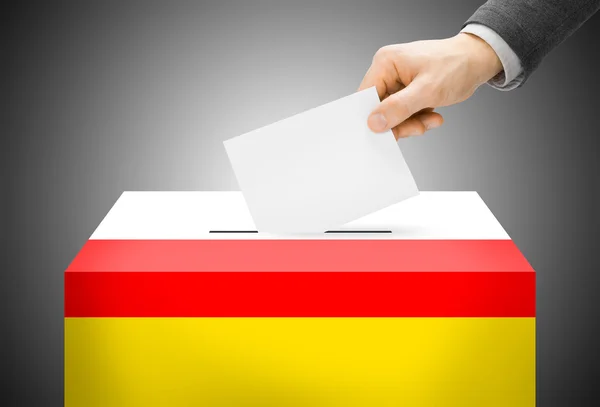 Concetto di voto - Ballot box verniciato nei colori della bandiera nazionale - Ossezia del sud — Foto Stock