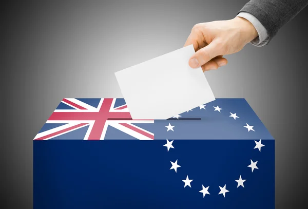 Hlasování koncept - hlasovací urny malované do barvy státní vlajky - Cookovy ostrovy — Stock fotografie