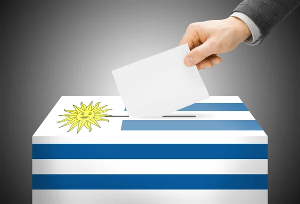 Koncepcja głosowania - urny pomalowane w kolorach flagi narodowej - Urugwaj — Zdjęcie stockowe