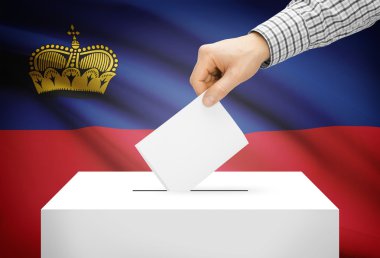 Oylama kavramı - arka plan üzerinde ulusal bayrak ile oy sandığı - Liechtenstein