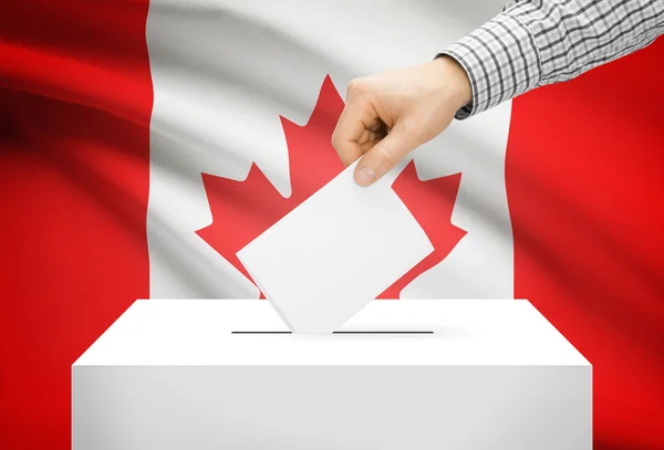 投票的概念-带国旗上的背景的投票箱-加拿大 — 图库照片