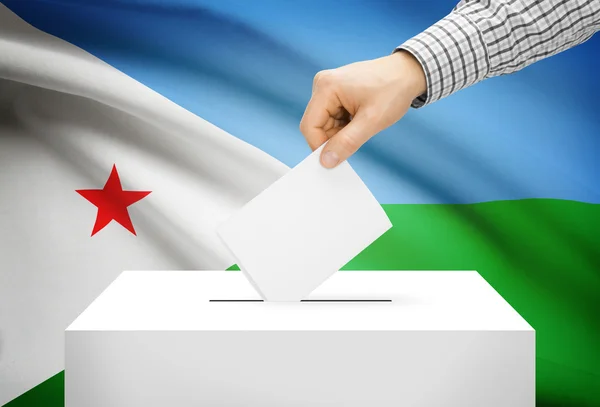 Голосування концепції - виборчу скриньку з національного прапора на фоні - Джібуті — стокове фото