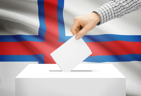 Hlasování koncept - uren s národní vlajkou na pozadí - Faerské ostrovy — Stock fotografie