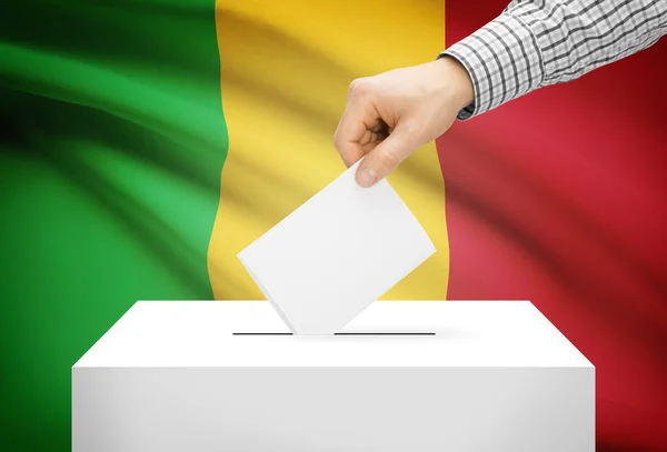 Voto concepto - urna con la bandera nacional de fondo - Malí — Foto de Stock