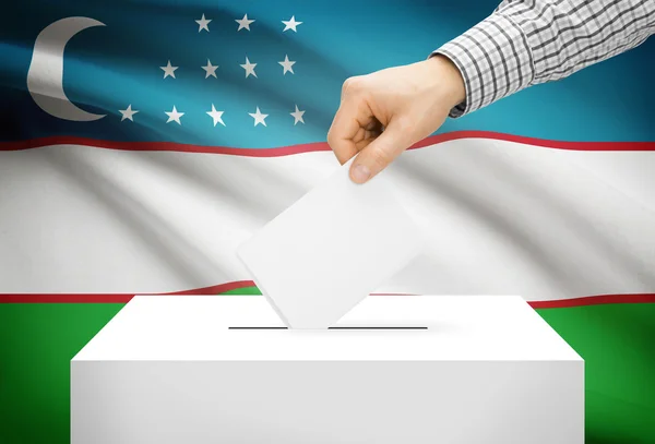 Koncepcja - urny z flagi narodowej na tle - Uzbekistan do głosowania — Zdjęcie stockowe