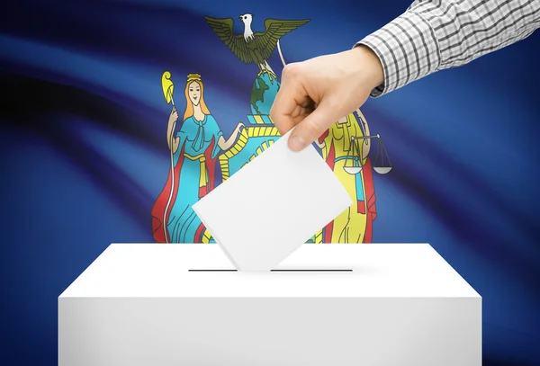 Voting concept - Ballot box with national flag on background - New York — Stock Photo, Image