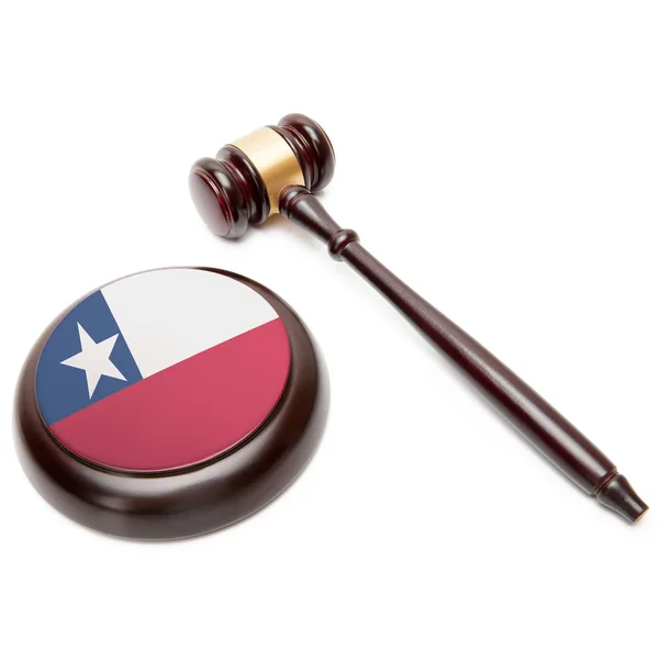 Judge gavel and soundboard with national flag on it - Chile — Stock Photo, Image