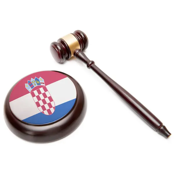 Judge gavel and soundboard with national flag on it - Croatia — Stock Photo, Image