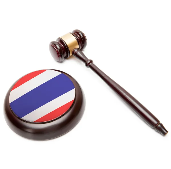 Bíró marok és soundboard nemzeti zászló rajta - Thaiföld — Stock Fotó