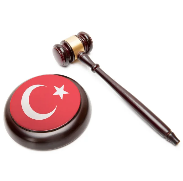 Judge gavel and soundboard with national flag on it - Turkey — Stock Photo, Image